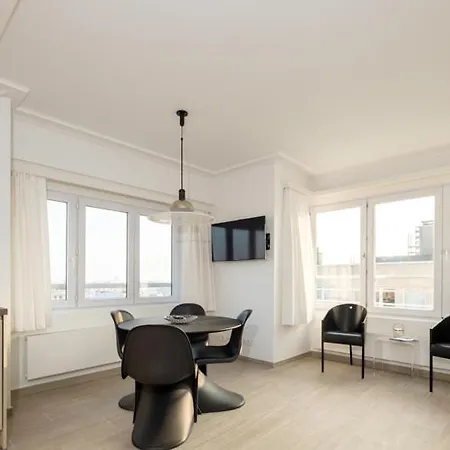 Les Dauphins 10c Oostende