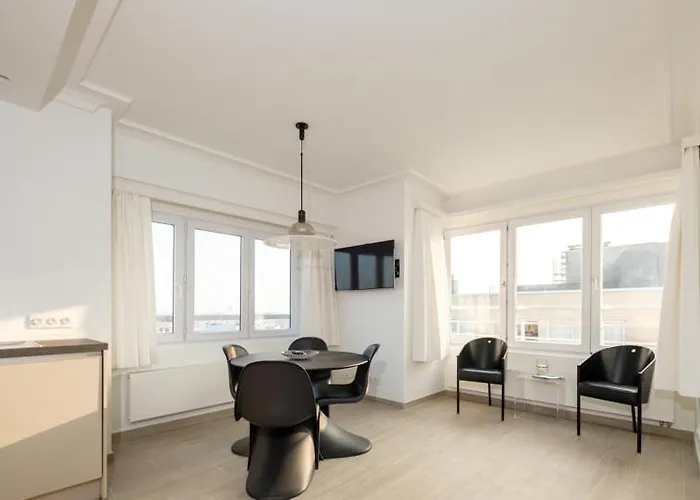 Les Dauphins 10c Oostende